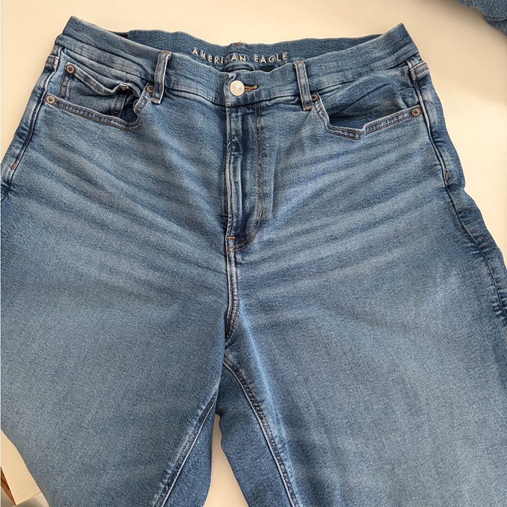 American Eagle Outfitters High waisted Curvy Baggy Straight